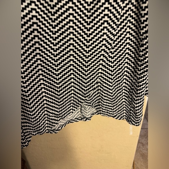 The Limited chevron convertible tunic oversized cardigan size Medium NWT - Picture 4 of 10